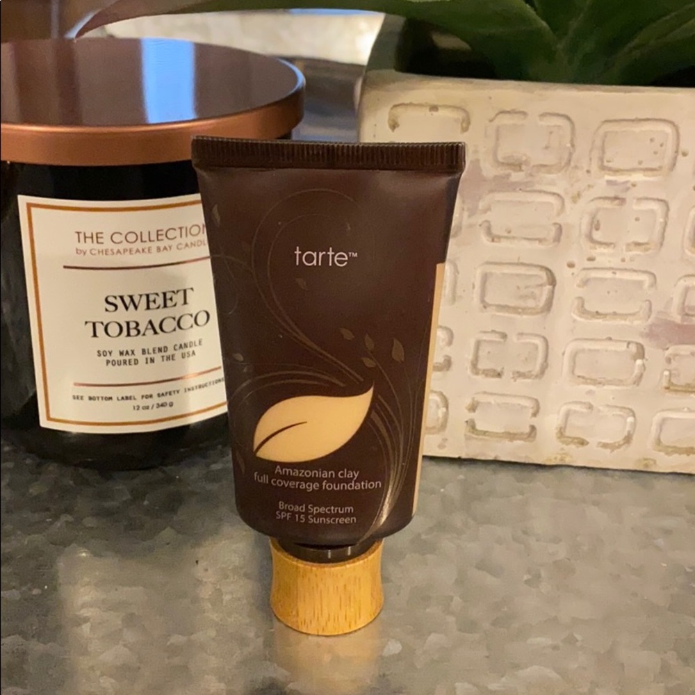 Tarte Amazonian clay foundation